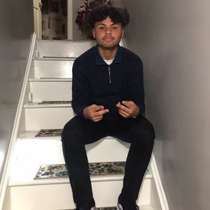 Meet your Posher, Dewine